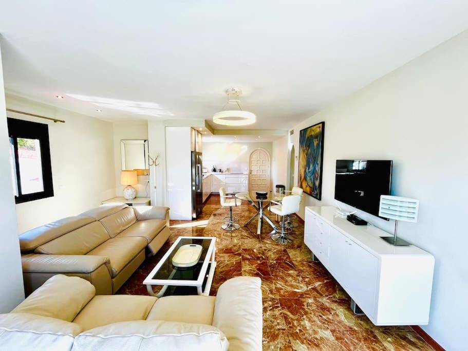 8 Personas Piscina Wifi Apartamento Marbella