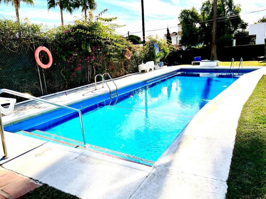 8 Personas Piscina Wifi